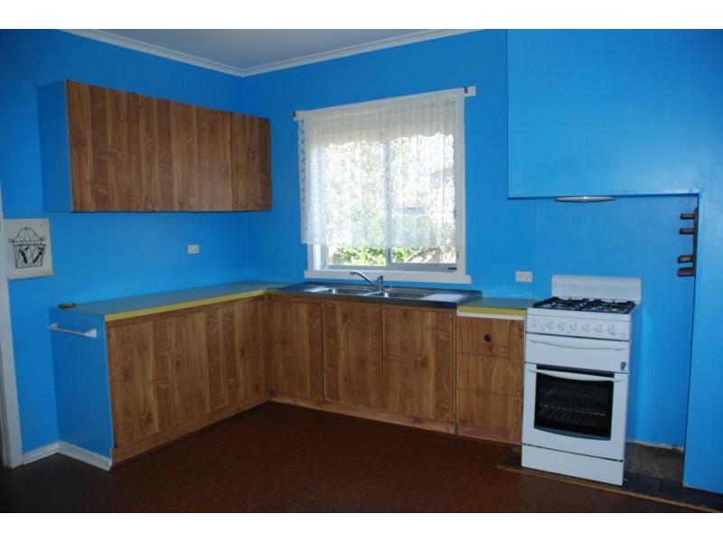 24 Mills Street, Heyfield VIC 3858