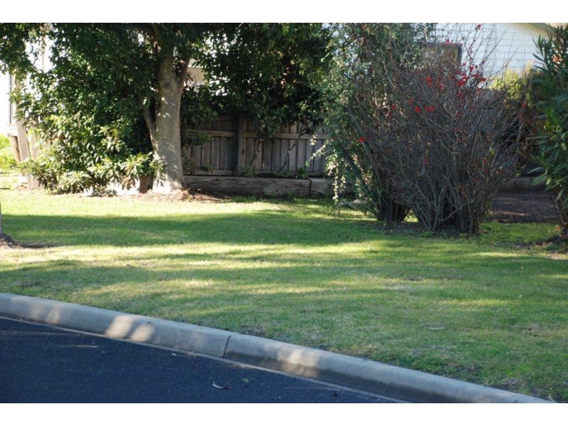 24 Mills Street, Heyfield VIC 3858