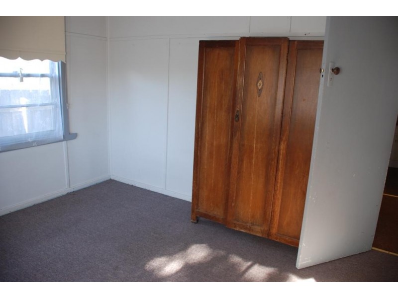 24 Mills Street, Heyfield VIC 3858