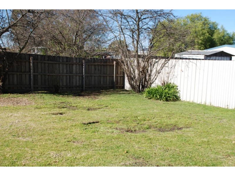 24 Mills Street, Heyfield VIC 3858