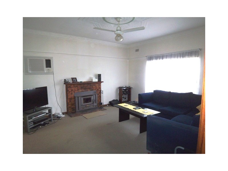 13 Maffra Road, Heyfield VIC 3858