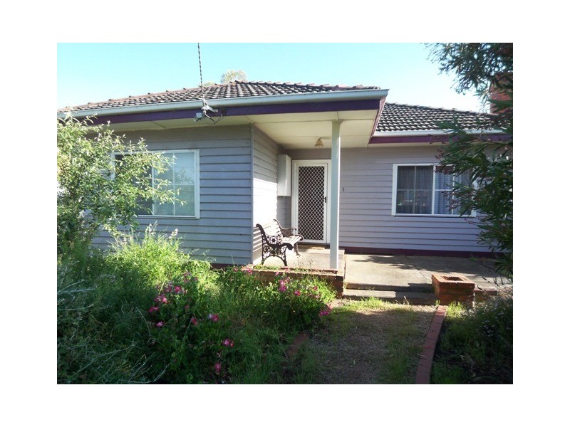 13 Maffra Road, Heyfield VIC 3858