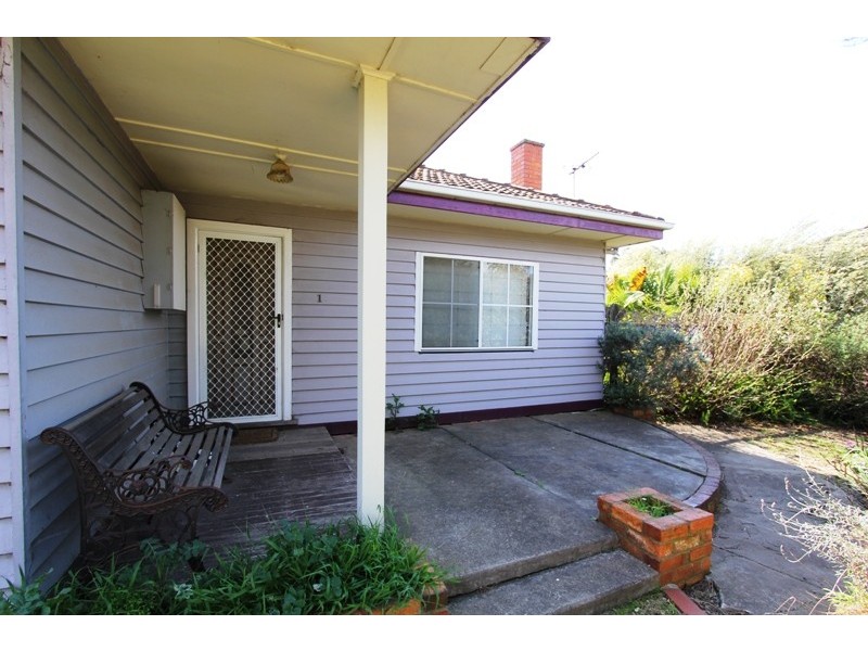 13 Maffra Road, Heyfield VIC 3858