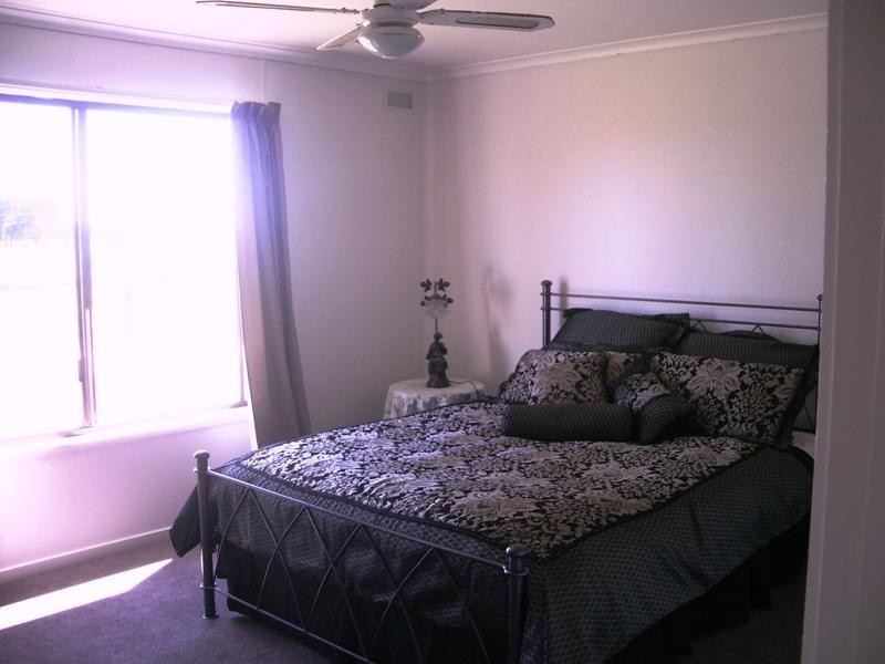 - Nambrok Road, Nambrok VIC 3847