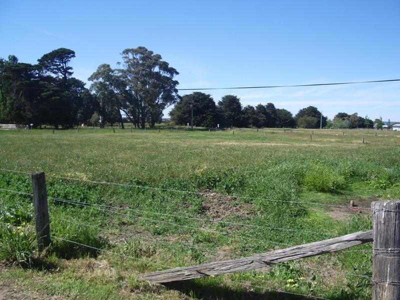 - Nambrok Road, Nambrok VIC 3847