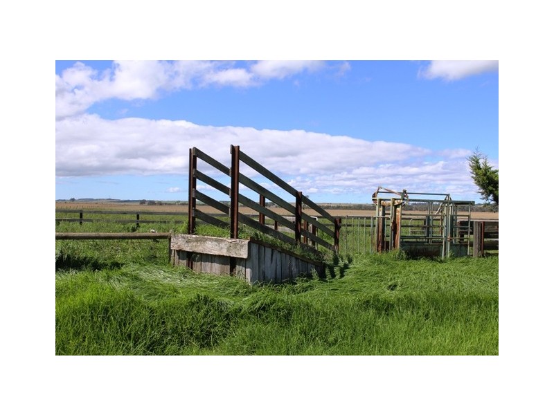 745 Lower Cairnbrook Road, Glengarry VIC 3854