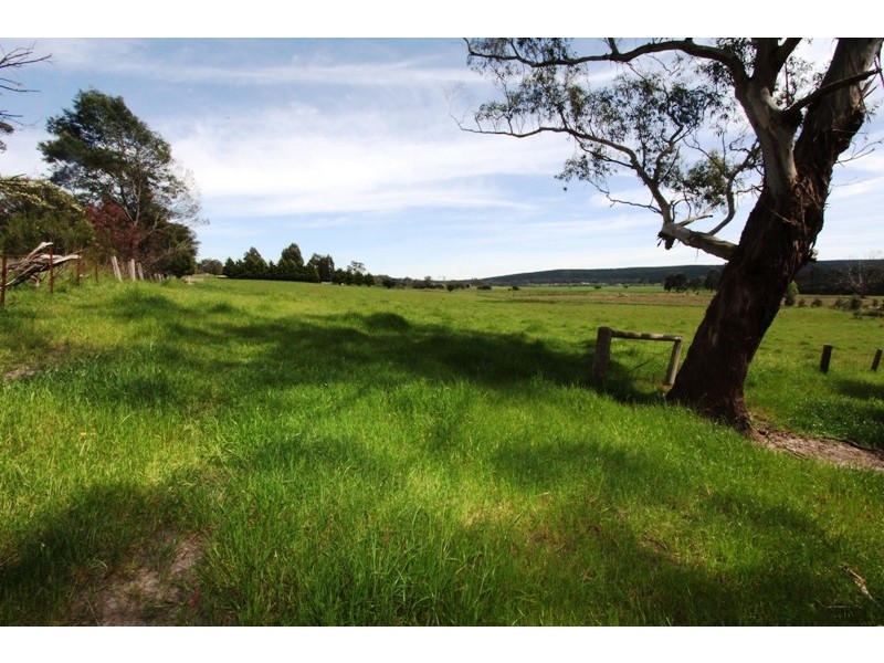 CA 11 Mertonvale Rd cnr Taylors Rd, Willung VIC 3847