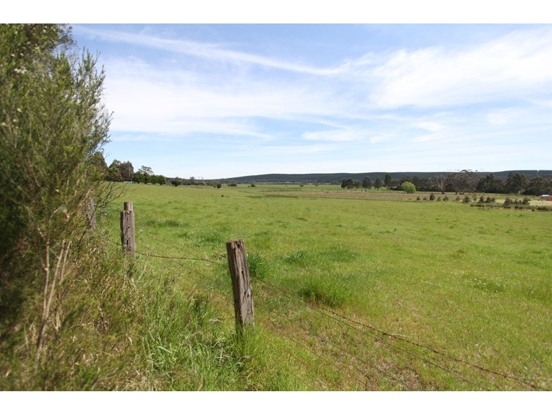 CA 11 Mertonvale Rd cnr Taylors Rd, Willung VIC 3847