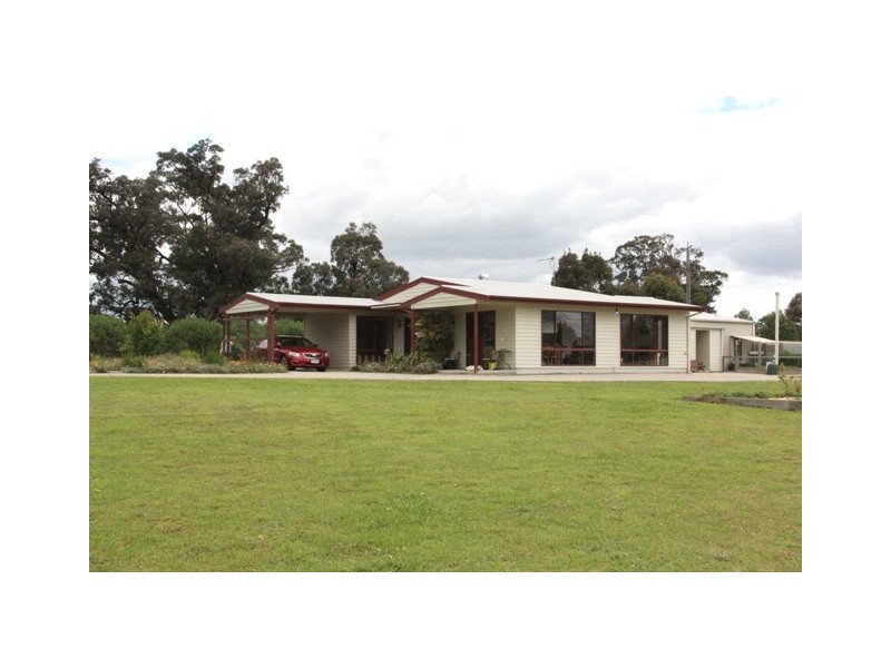 43 Draper Road, Heyfield VIC 3858