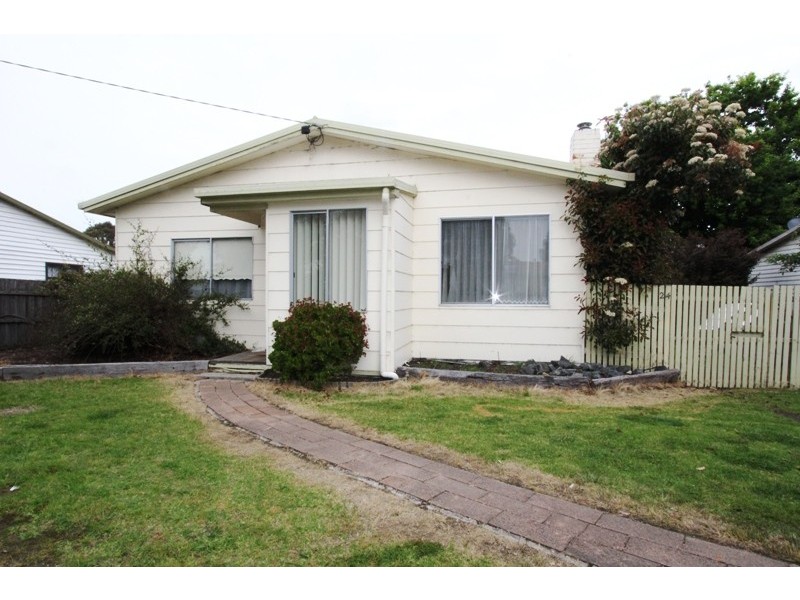 24 Mills Street, Heyfield VIC 3858