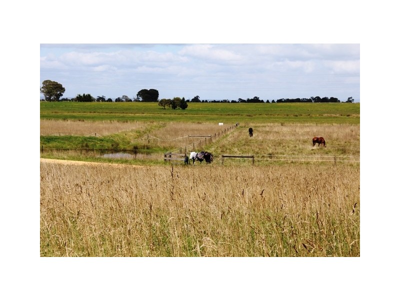 1 McKinnons Road, Tinamba VIC 3859