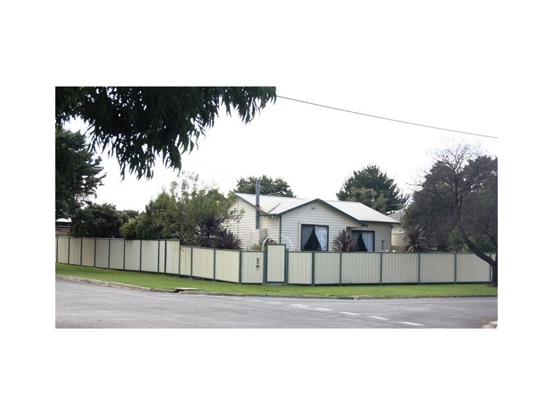 15 Bruce Street, Heyfield VIC 3858