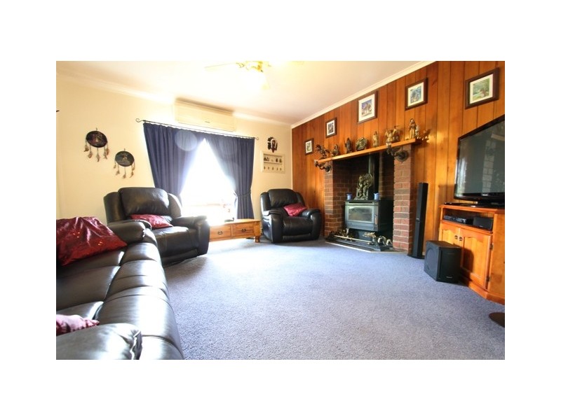 15 Bruce Street, Heyfield VIC 3858