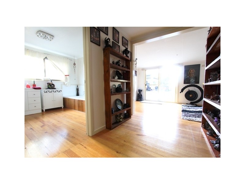 15 Bruce Street, Heyfield VIC 3858