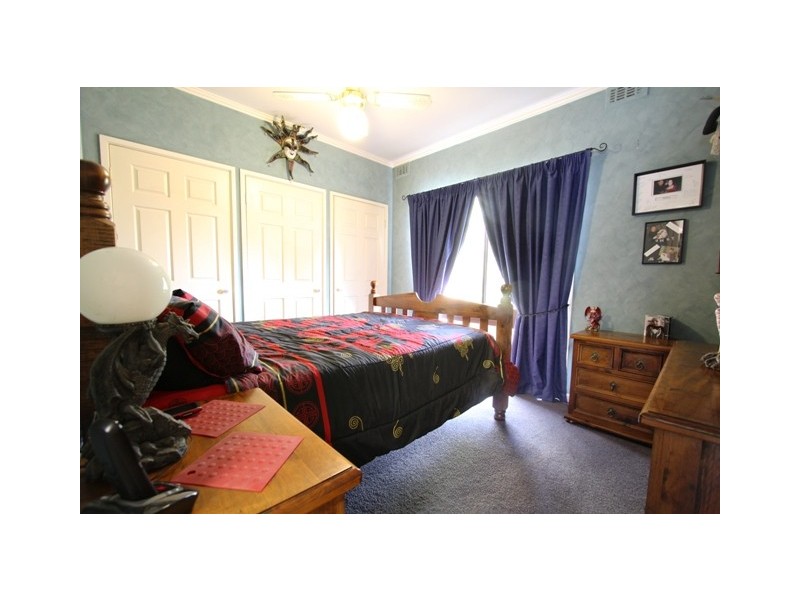15 Bruce Street, Heyfield VIC 3858