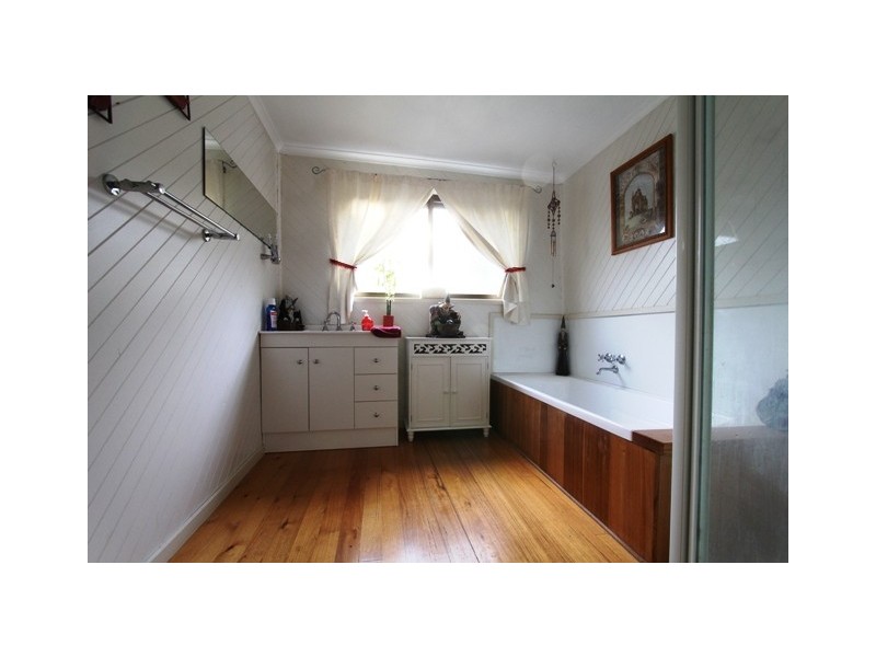 15 Bruce Street, Heyfield VIC 3858
