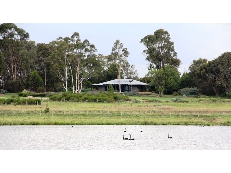 238 Falls Road, Maffra VIC 3860