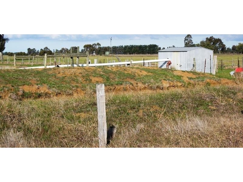 - Blandfords Lane, Stratford VIC 3862