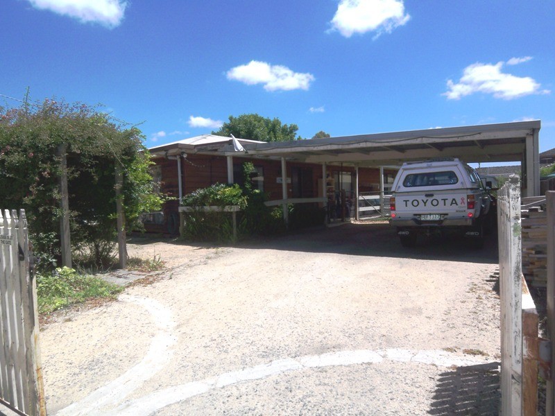27 Maffra Road, Heyfield VIC 3858