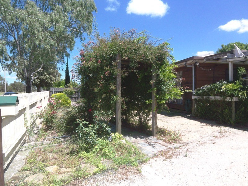 27 Maffra Road, Heyfield VIC 3858