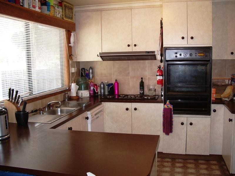 27 Maffra Road, Heyfield VIC 3858