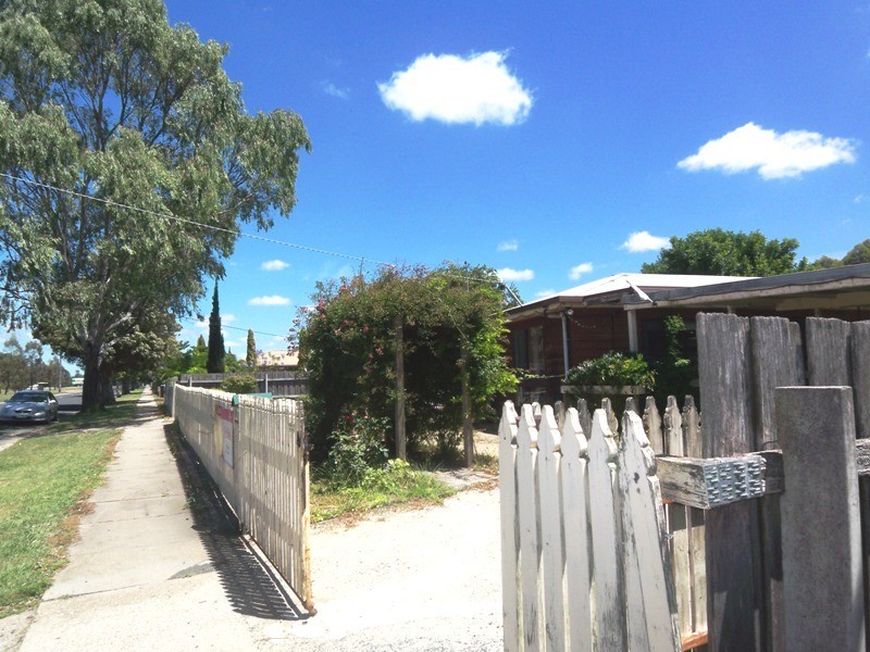 27 Maffra Road, Heyfield VIC 3858