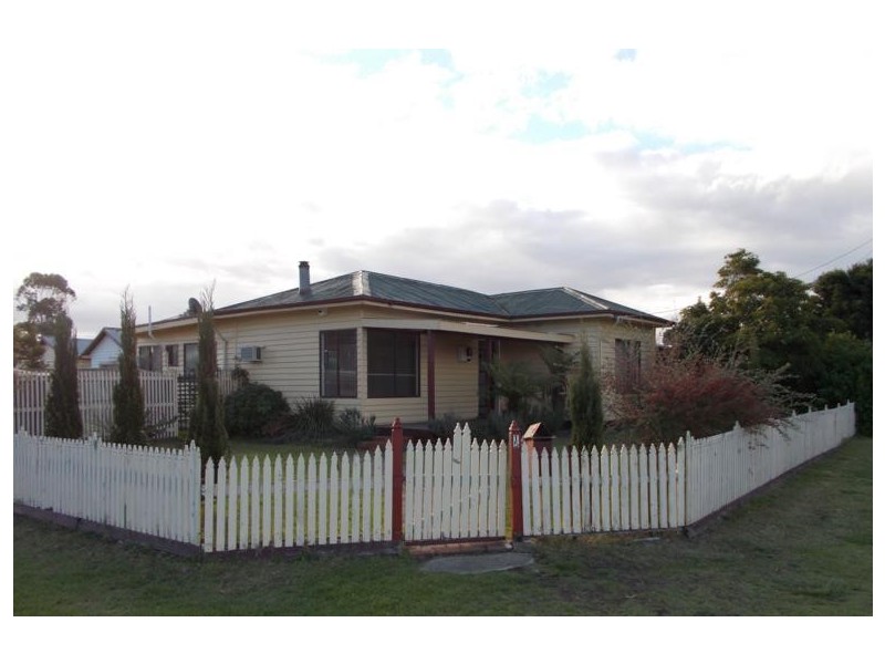 15 Anderson Street, Heyfield VIC 3858