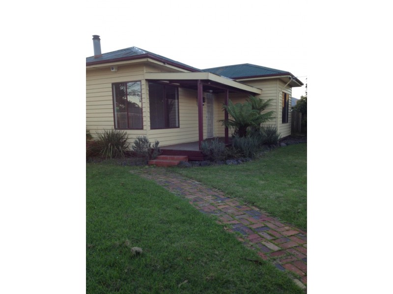 15 Anderson Street, Heyfield VIC 3858