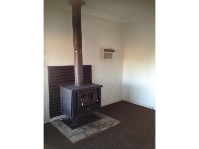 15 Anderson Street, Heyfield VIC 3858