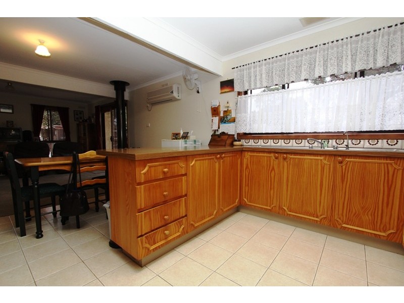 2 16 Harbeck Street, Heyfield VIC 3858