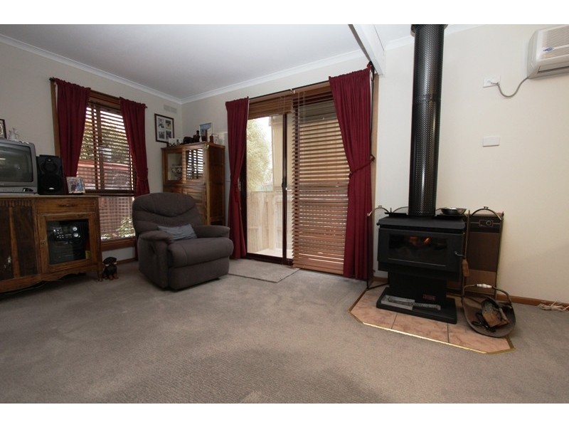 2 16 Harbeck Street, Heyfield VIC 3858