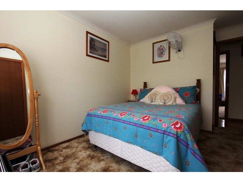 2 16 Harbeck Street, Heyfield VIC 3858