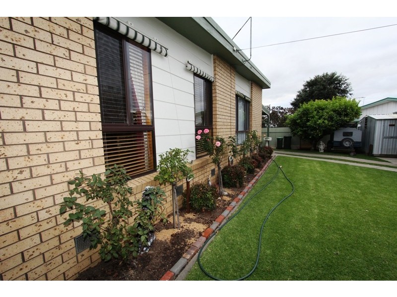 2 16 Harbeck Street, Heyfield VIC 3858
