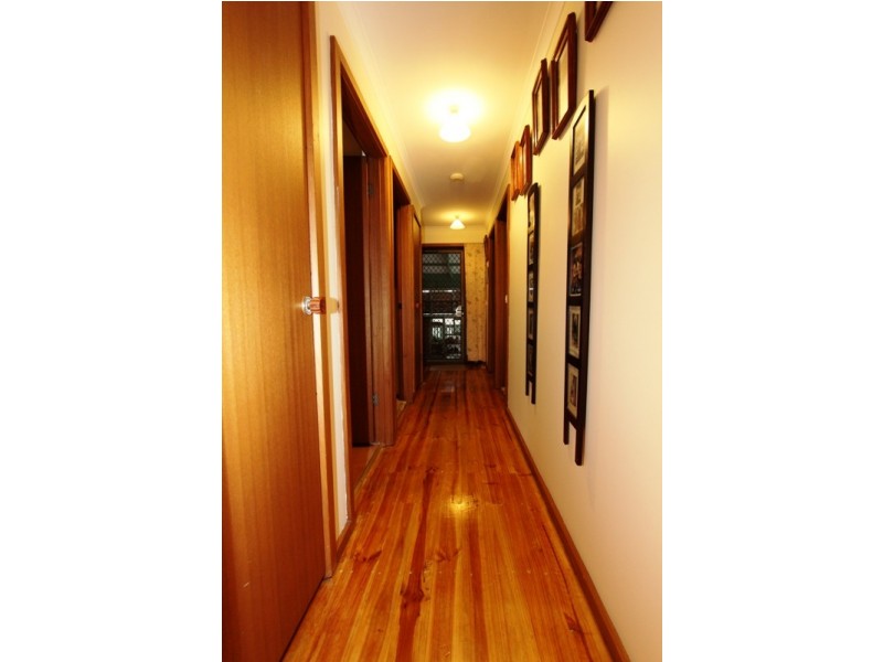 2 16 Harbeck Street, Heyfield VIC 3858