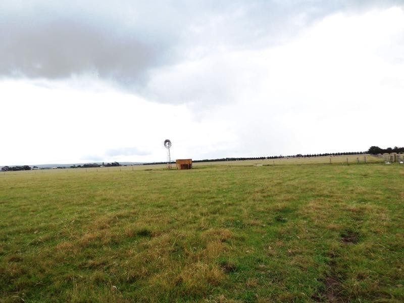 - Hopkins Road, Fulham VIC 3851