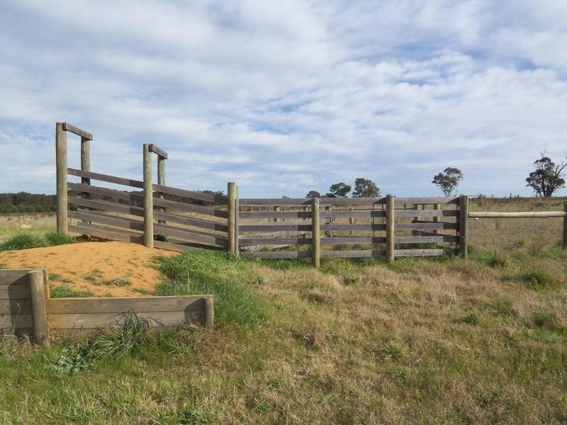 - Lindenow Meerlieu Road, Meerlieu VIC 3862