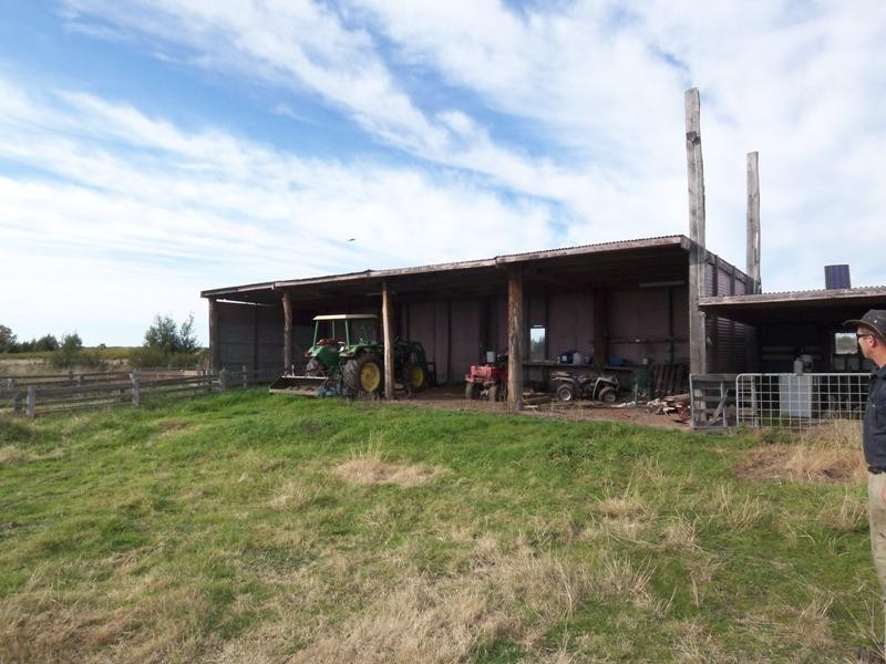 - Lindenow Meerlieu Road, Meerlieu VIC 3862