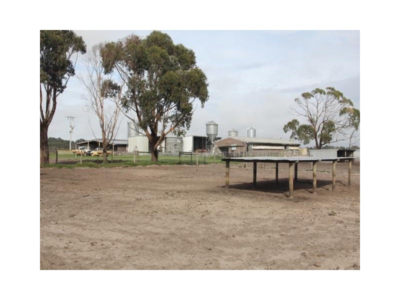 67 Carrs Creek Road, Longford VIC 3851