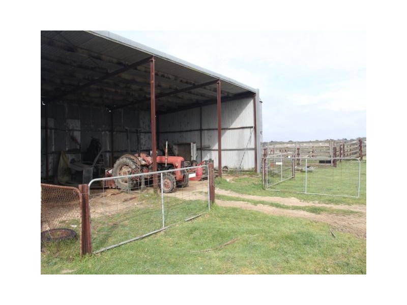 67 Carrs Creek Road, Longford VIC 3851