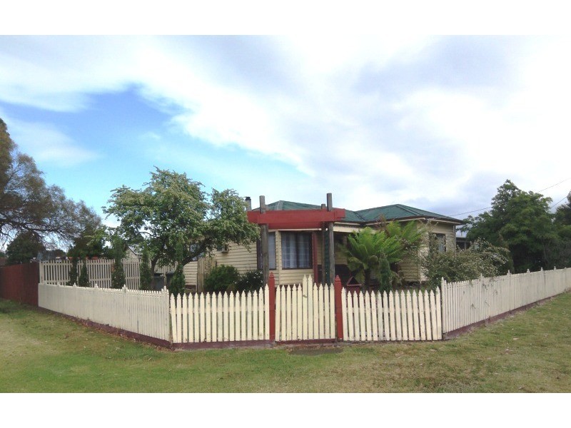 15 Anderson Street, Heyfield VIC 3858