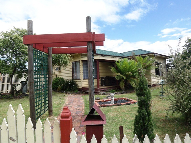 15 Anderson Street, Heyfield VIC 3858