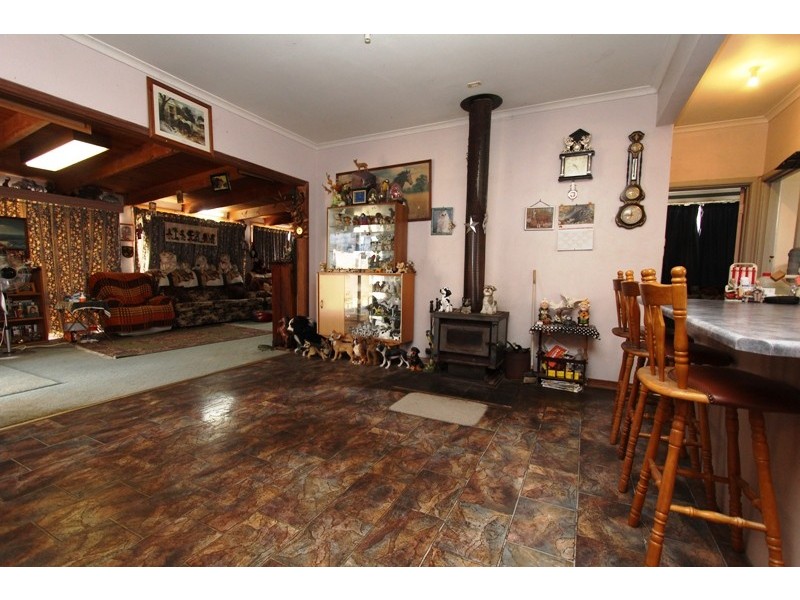 195 Nambrok Hall Road, Nambrok VIC 3847
