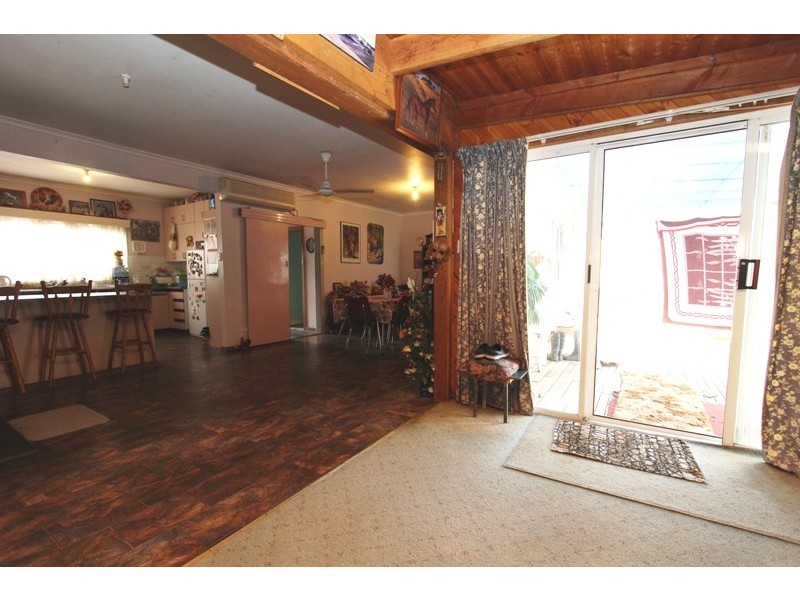 195 Nambrok Hall Road, Nambrok VIC 3847