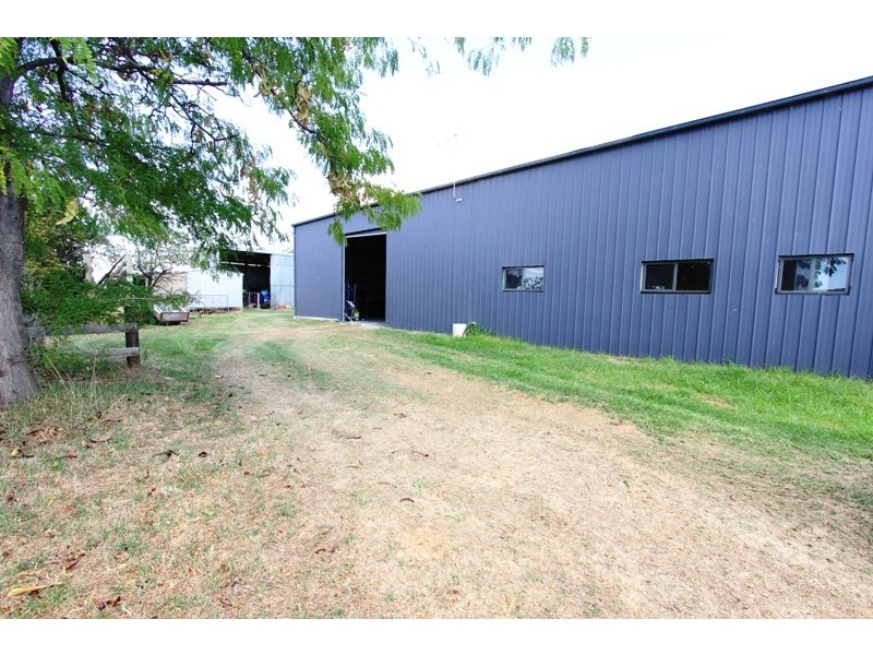 15 McDonald Road, Valencia Creek VIC 3860