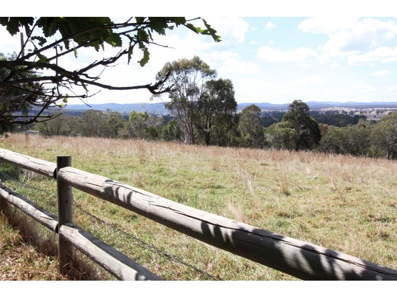 15 McDonald Road, Valencia Creek VIC 3860