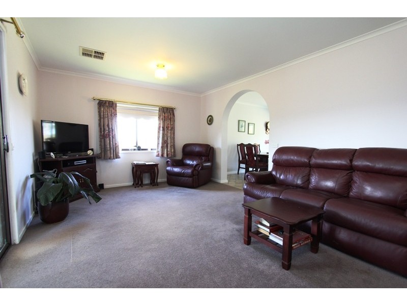 15 McDonald Road, Valencia Creek VIC 3860