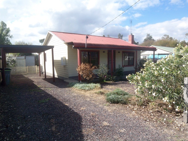 57 Maffra Road, Heyfield VIC 3858