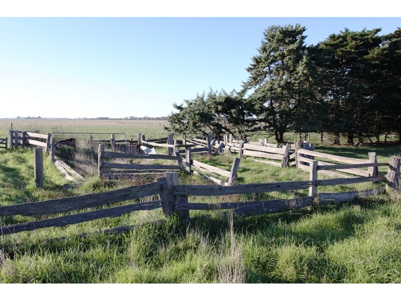 Cnr Owens Lane and Giffard Road, Giffard VIC 3850