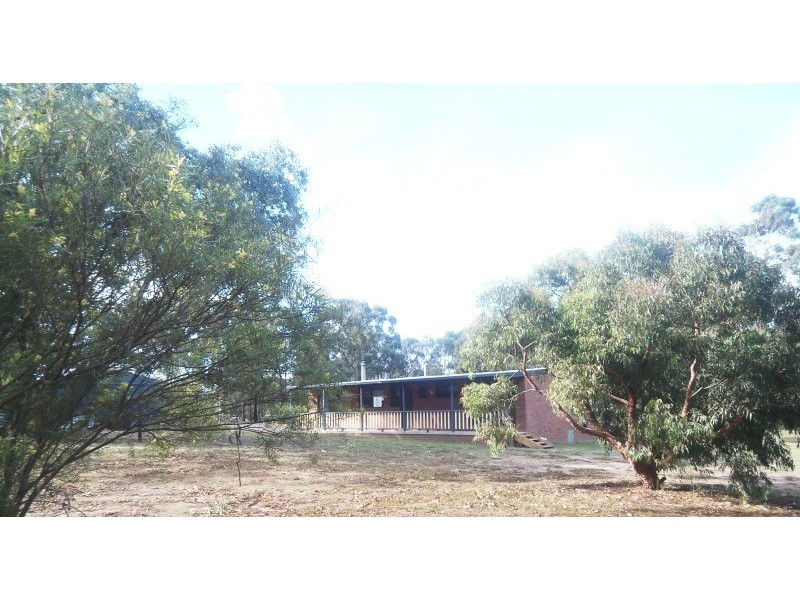 18 Nerrigundah Drive, Glenmaggie VIC 3858