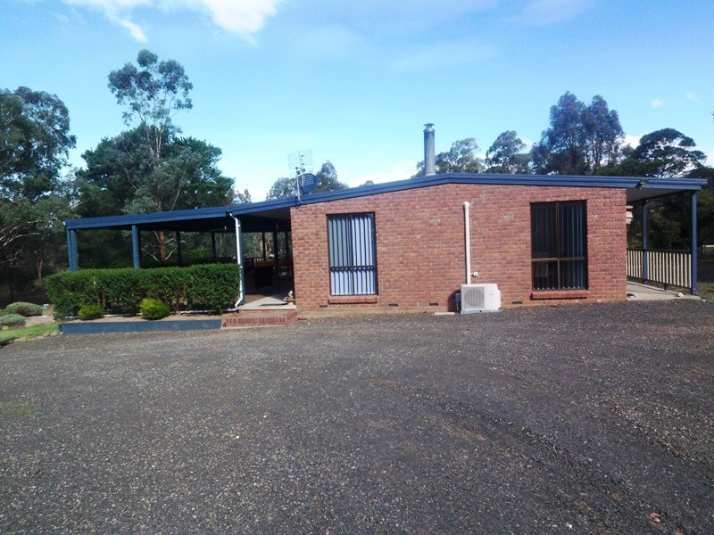 18 Nerrigundah Drive, Glenmaggie VIC 3858